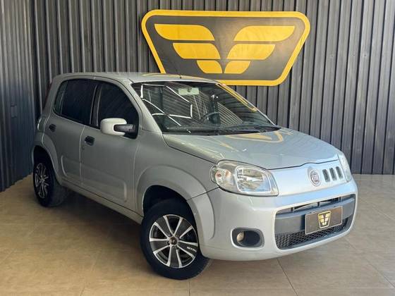 FIAT UNO 1.0 EVO VIVACE 8V FLEX 4P MANUAL FIAT UNO 1.0 EVO VIVACE 8V FLEX 4P MANUAL